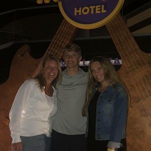 Meet your Posher, Laura